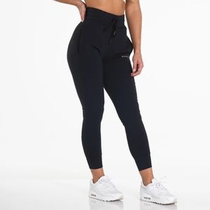 NVGTN Jet Black Joggers - Medium